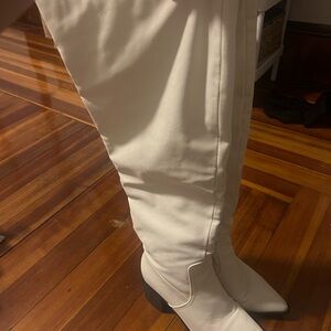 Elegant White Women's Boots